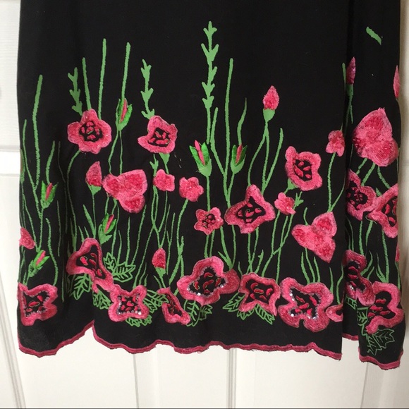 Gorgeous strapless embroidered/beaded dress. - Picture 3 of 4